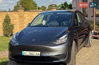 Tesla Model Y  2021