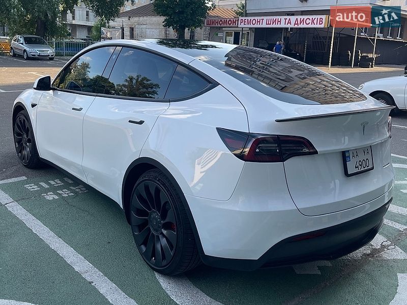Позашляховик / Кросовер Tesla Model Y 2022 в Києві