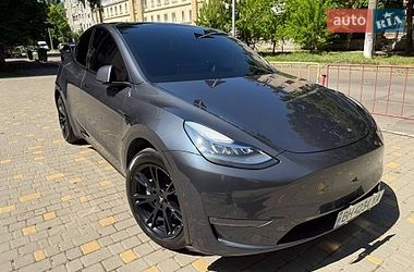 Tesla Model Y  2021