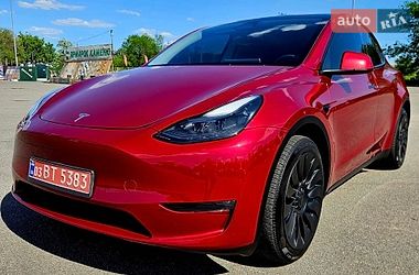 Tesla Model Y  2024