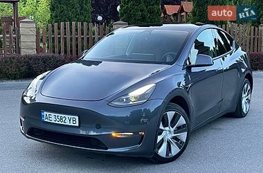 Tesla Model Y  2023