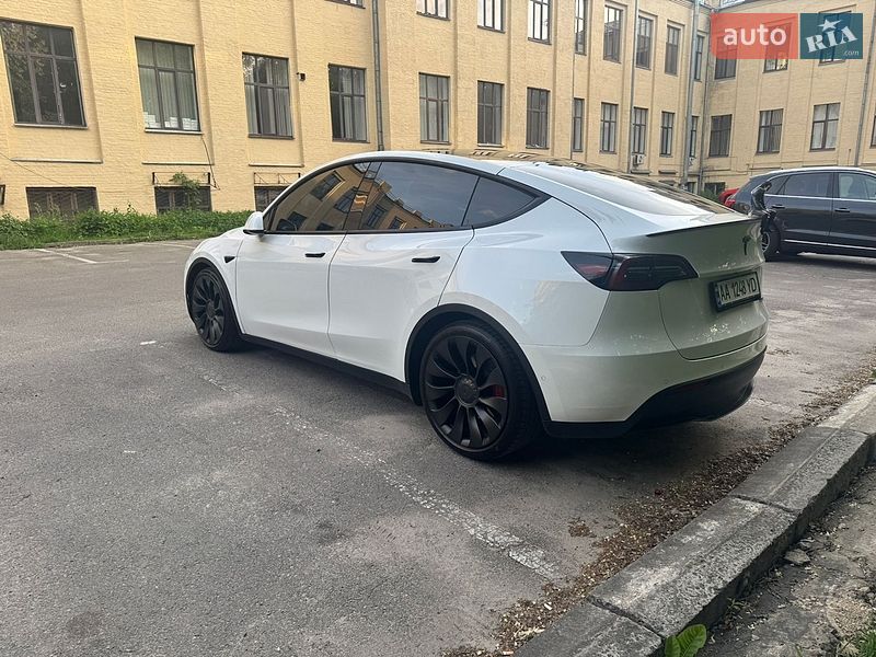 Позашляховик / Кросовер Tesla Model Y 2022 в Києві