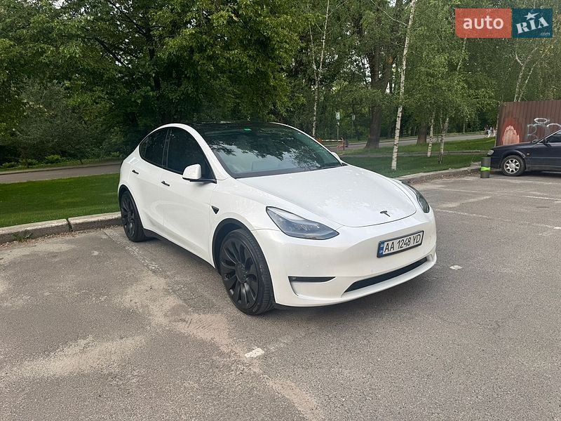 Позашляховик / Кросовер Tesla Model Y 2022 в Києві