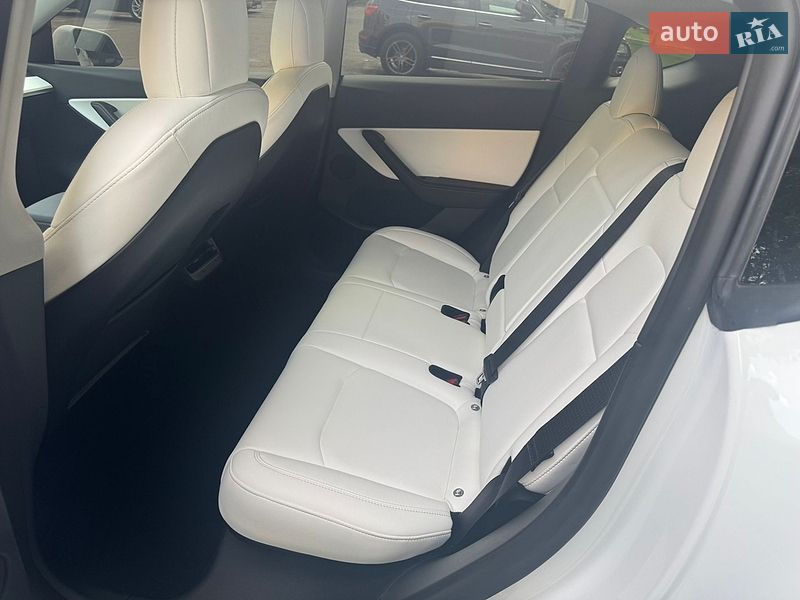 Позашляховик / Кросовер Tesla Model Y 2022 в Києві