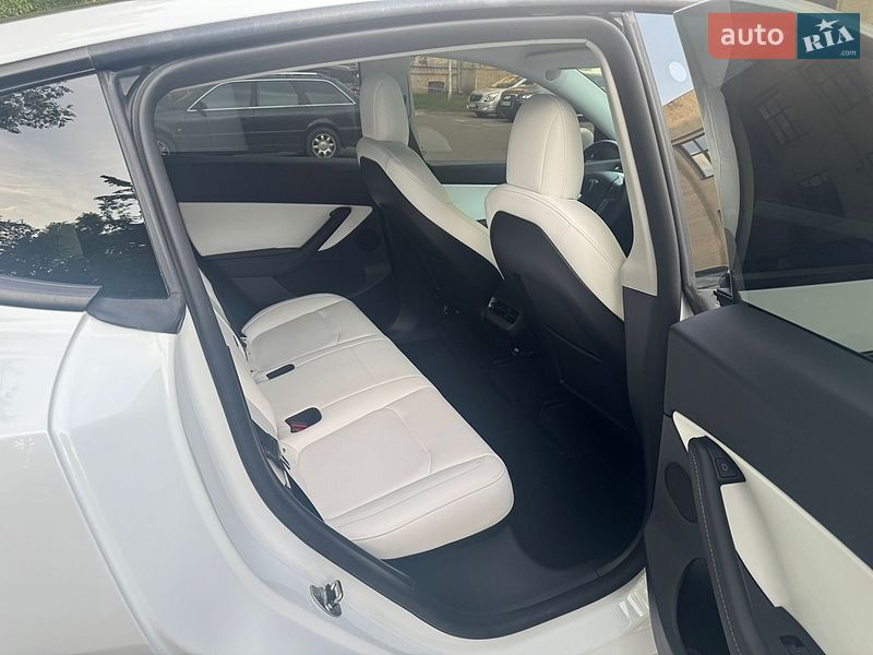 Позашляховик / Кросовер Tesla Model Y 2022 в Києві