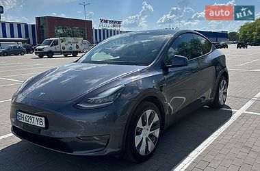Tesla Model Y 2020