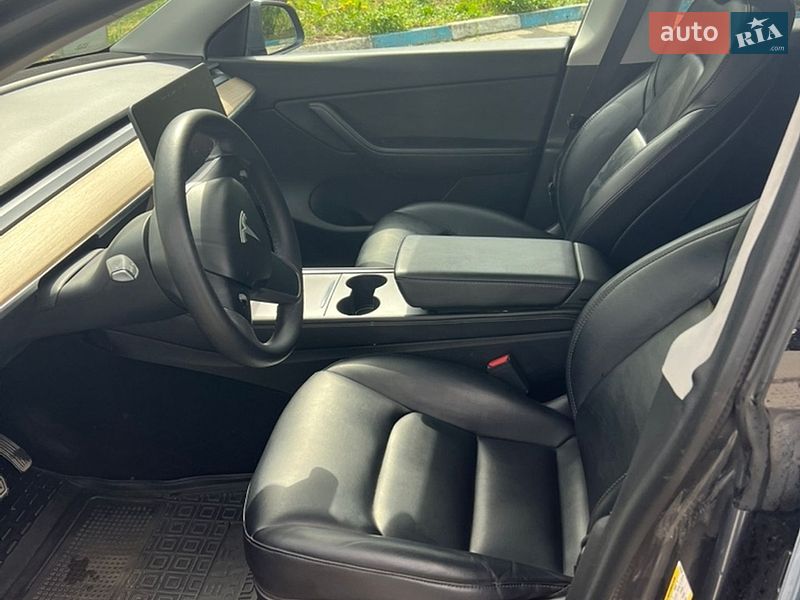 Внедорожник / Кроссовер Tesla Model Y 2021 в Львове