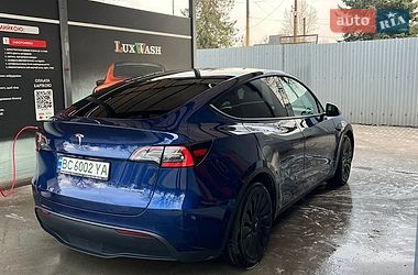 Tesla Model Y  2020
