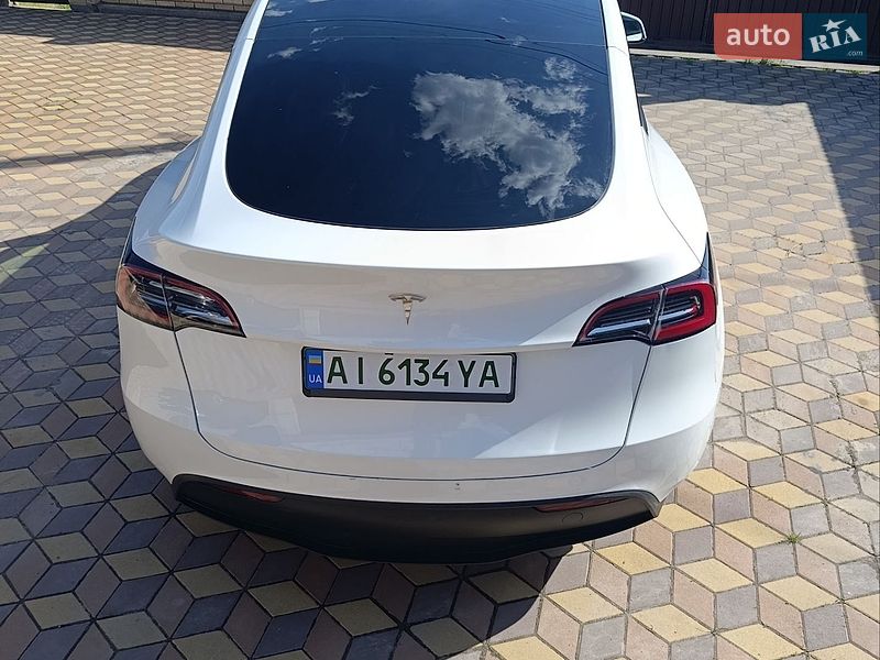 Внедорожник / Кроссовер Tesla Model Y 2025 в Переяславе