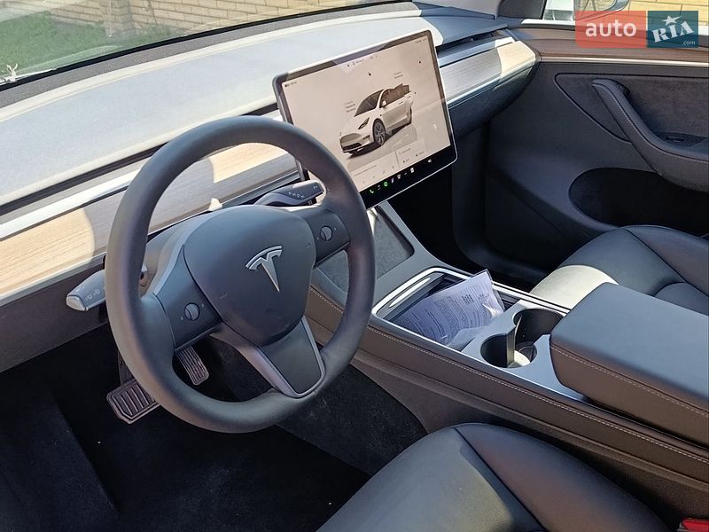 Внедорожник / Кроссовер Tesla Model Y 2025 в Переяславе