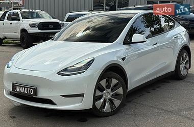 Tesla Model Y  2021