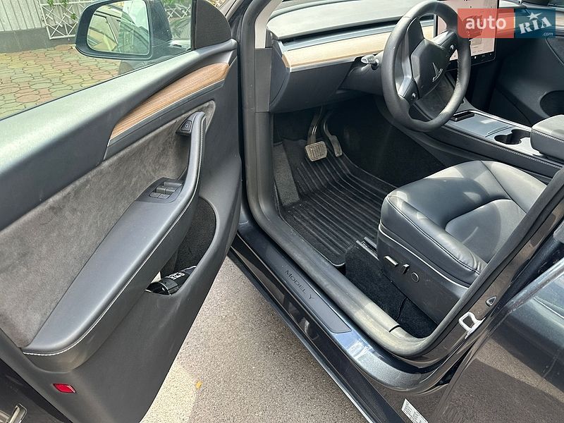 Внедорожник / Кроссовер Tesla Model Y 2024 в Виннице