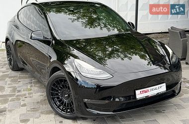 Tesla Model Y  2021