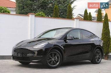 Tesla Model Y  2023