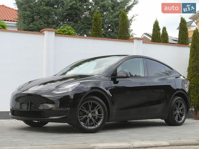 Tesla Model Y 2023