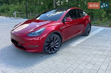 Tesla Model Y  2024