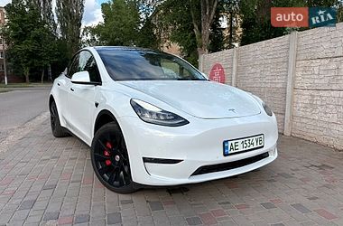 Tesla Model Y  2021