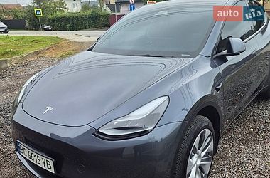 Tesla Model Y  2023