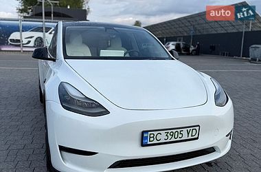 Tesla Model Y  2022
