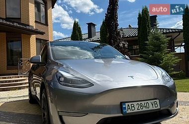 Tesla Model Y  2024