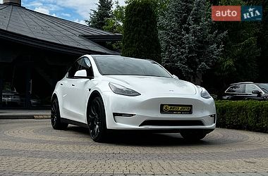 Tesla Model Y  2022