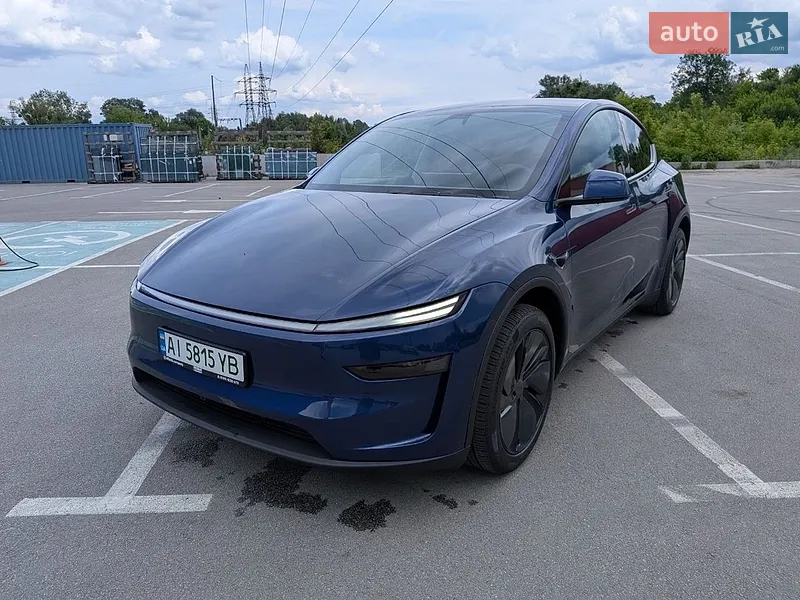 Tesla Model Y 2025