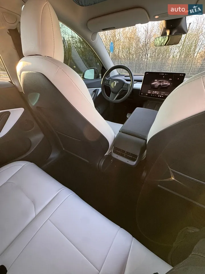 2022 Tesla Model Y - мініатюра 5