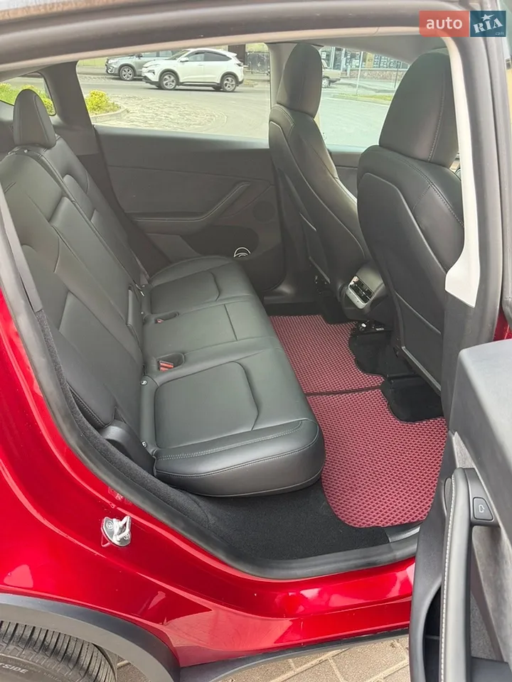 2024 Tesla Model Y - мініатюра 3