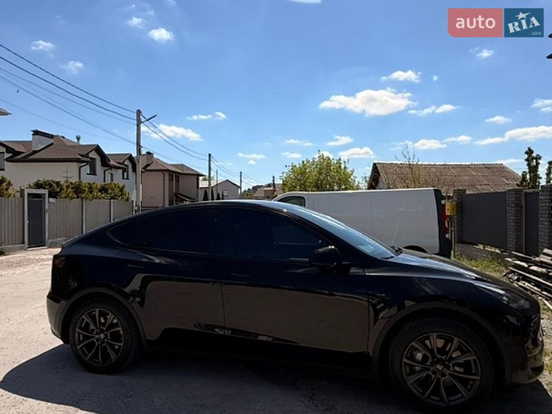 Позашляховик / Кросовер Tesla Model Y 2023 в Києві фото 2 Позашляховик / Кросовер Tesla Model Y 2023 в Києві