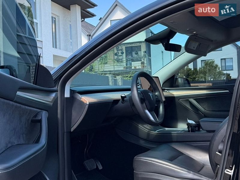 Позашляховик / Кросовер Tesla Model Y 2023 в Києві фото 25 Позашляховик / Кросовер Tesla Model Y 2023 в Києві