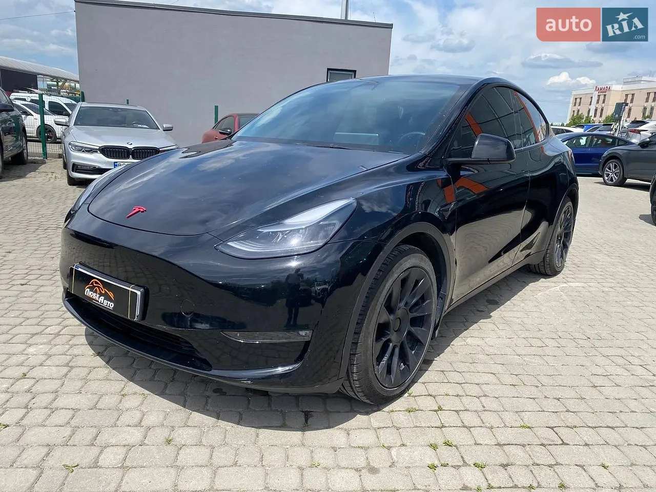 2023 Tesla Model Y - мініатюра 3