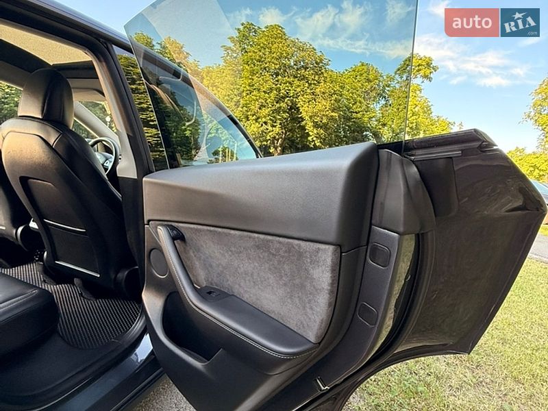 Внедорожник / Кроссовер Tesla Model Y 2021 в Харькове