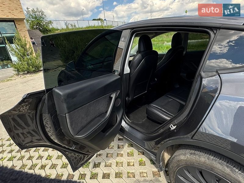 Позашляховик / Кросовер Tesla Model Y 2023 в Хмельницькому фото 35 Позашляховик / Кросовер Tesla Model Y 2023 в Хмельницькому