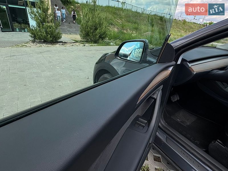 Позашляховик / Кросовер Tesla Model Y 2023 в Хмельницькому фото 41 Позашляховик / Кросовер Tesla Model Y 2023 в Хмельницькому