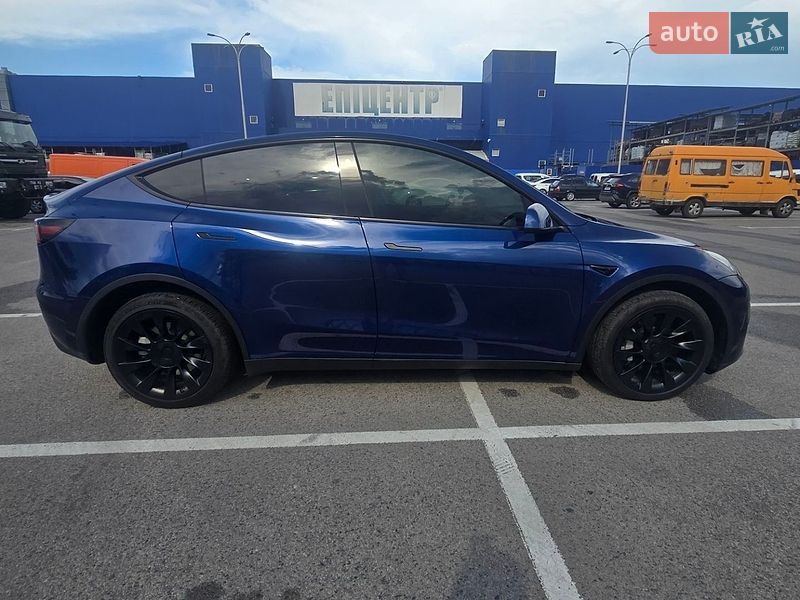 Позашляховик / Кросовер Tesla Model Y 2023 в Дніпрі