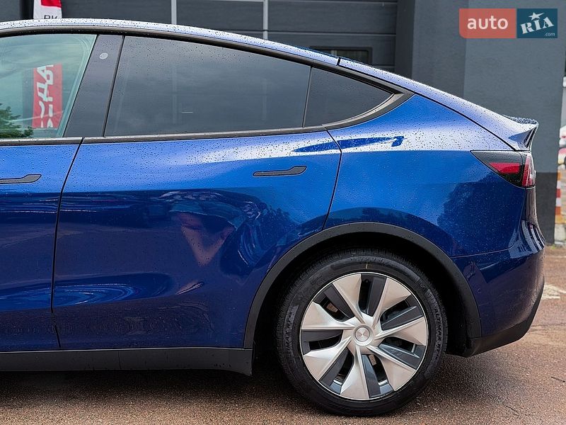 Внедорожник / Кроссовер Tesla Model Y 2020 в Киеве
