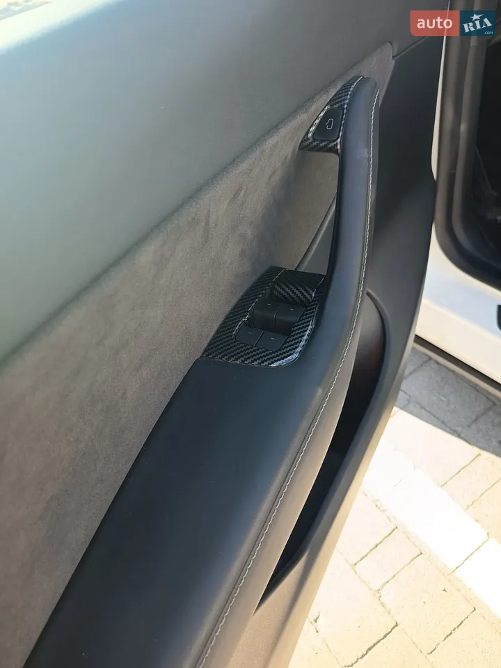 2022 Tesla Model Y - мініатюра 2