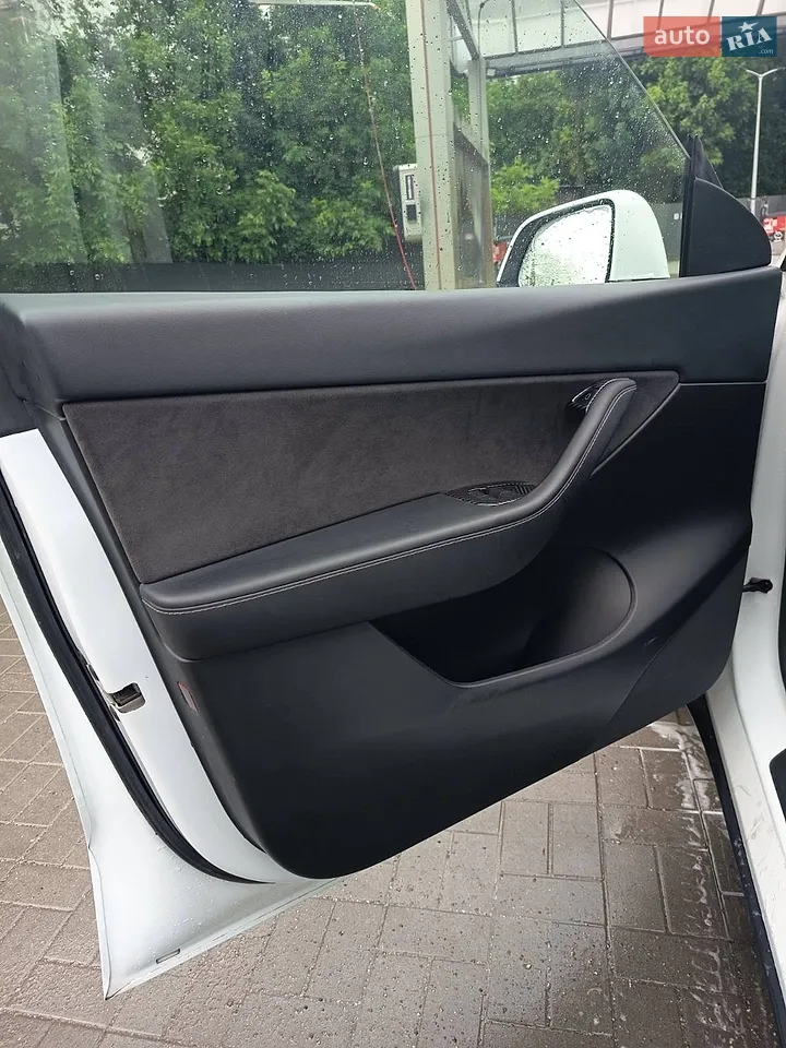 2022 Tesla Model Y - мініатюра 4
