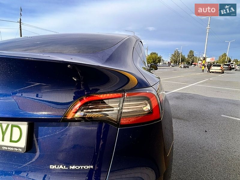 Внедорожник / Кроссовер Tesla Model Y 2022 в Киеве