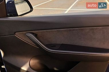 Внедорожник / Кроссовер Tesla Model Y 2022 в Киеве