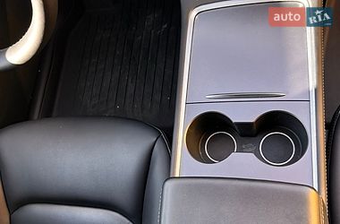 Внедорожник / Кроссовер Tesla Model Y 2022 в Киеве