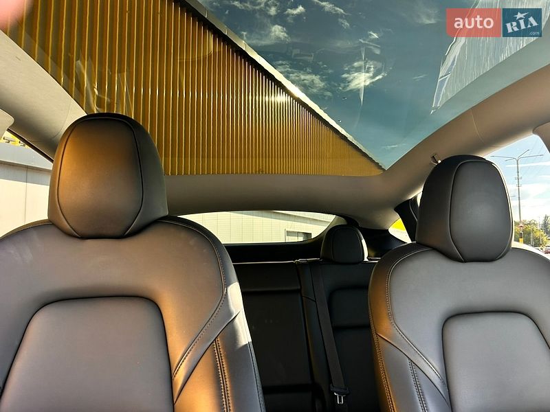 Внедорожник / Кроссовер Tesla Model Y 2022 в Киеве