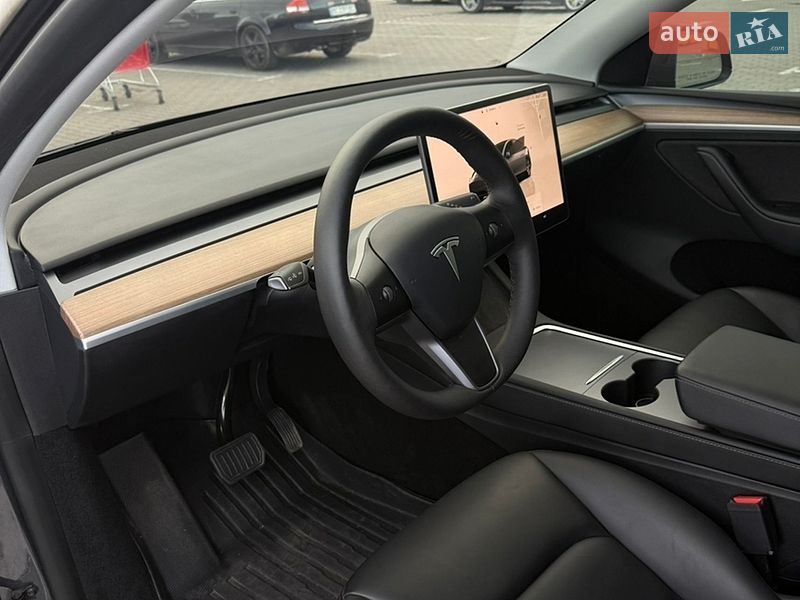 Позашляховик / Кросовер Tesla Model Y 2023 в Львові