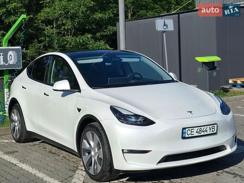 Внедорожник / Кроссовер Tesla Model Y 2023 в Черновцах