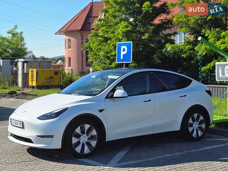 Внедорожник / Кроссовер Tesla Model Y 2023 в Черновцах