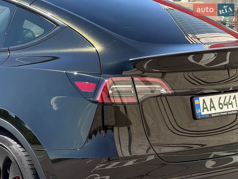 Позашляховик / Кросовер Tesla Model Y 2021 в Києві