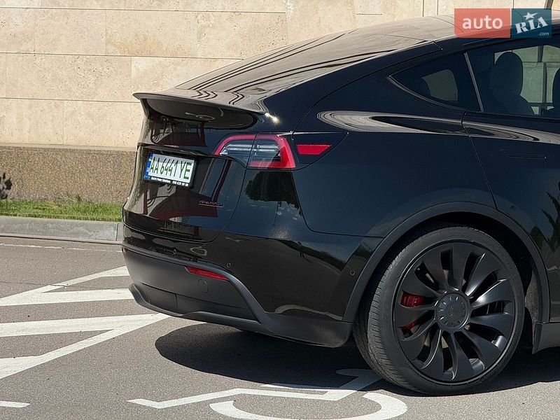Позашляховик / Кросовер Tesla Model Y 2021 в Києві