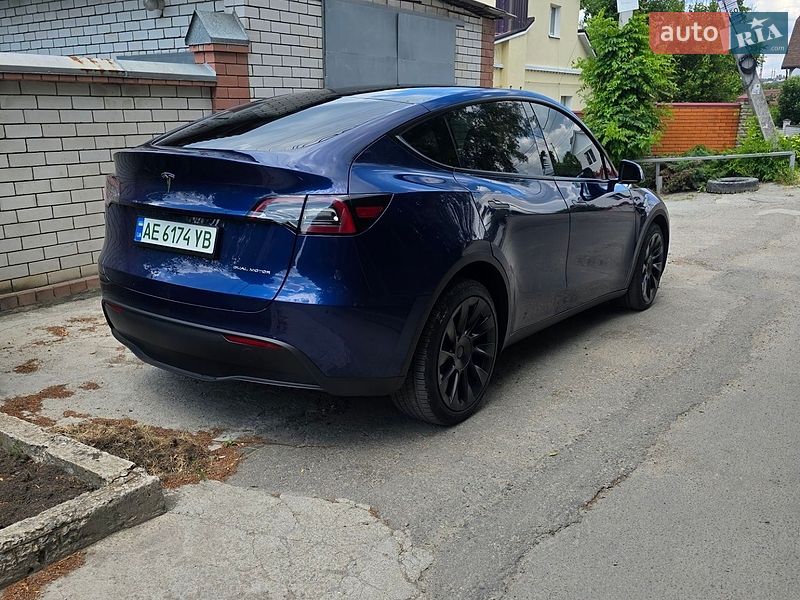 Позашляховик / Кросовер Tesla Model Y 2023 в Дніпрі