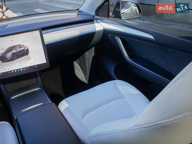Внедорожник / Кроссовер Tesla Model Y 2022 в Киеве