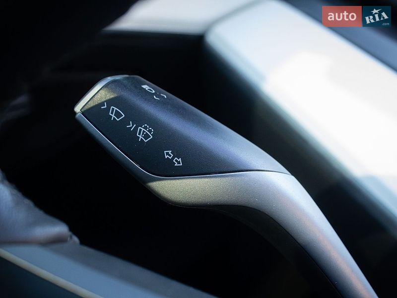 Внедорожник / Кроссовер Tesla Model Y 2022 в Киеве